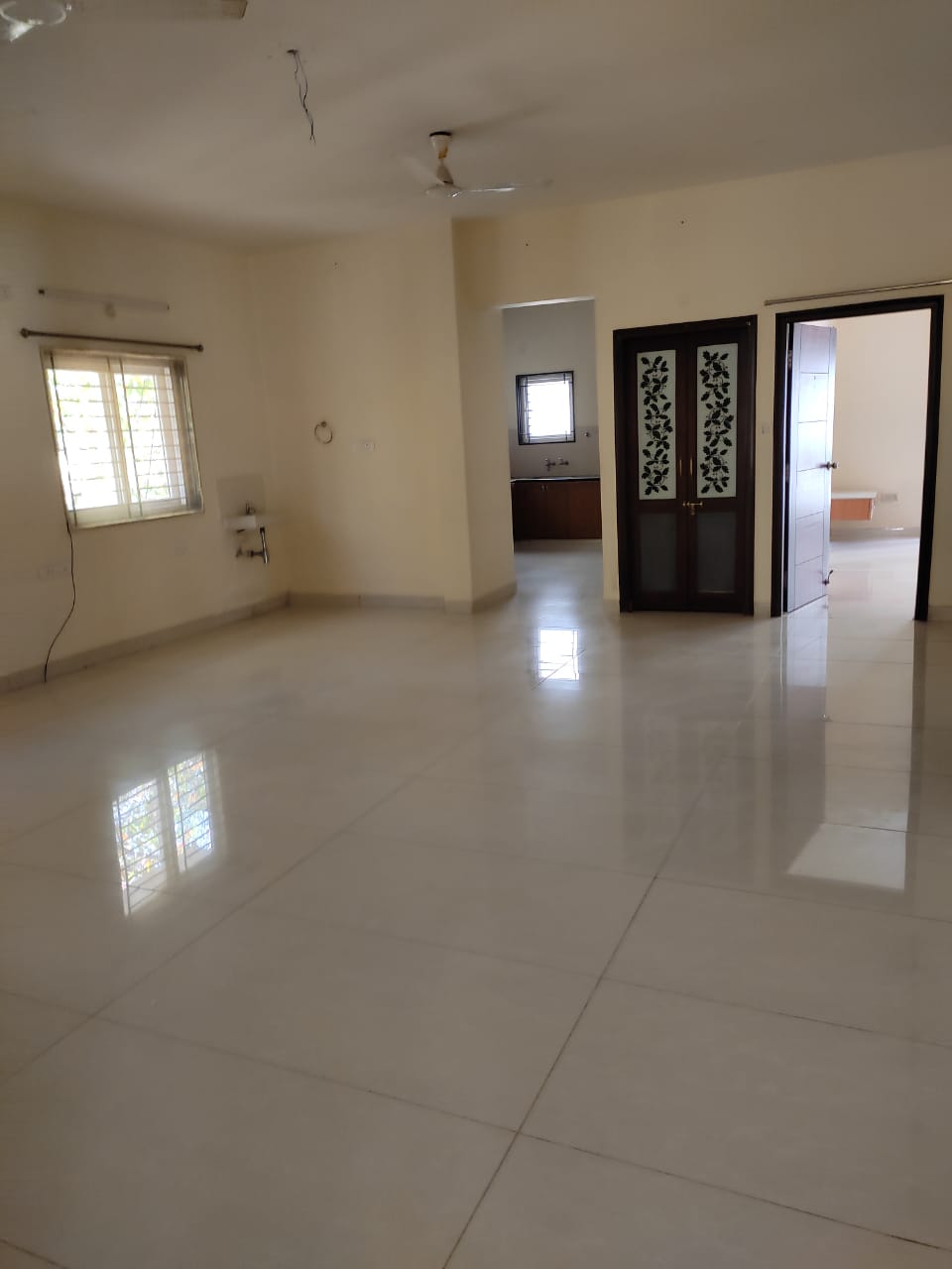 Well-ventilated luxurious flat